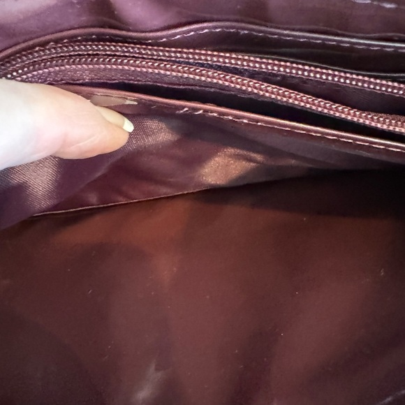 NWT - Joy and Iman Quilted Collection Wristlet
Burgundy - Picture 7 of 9